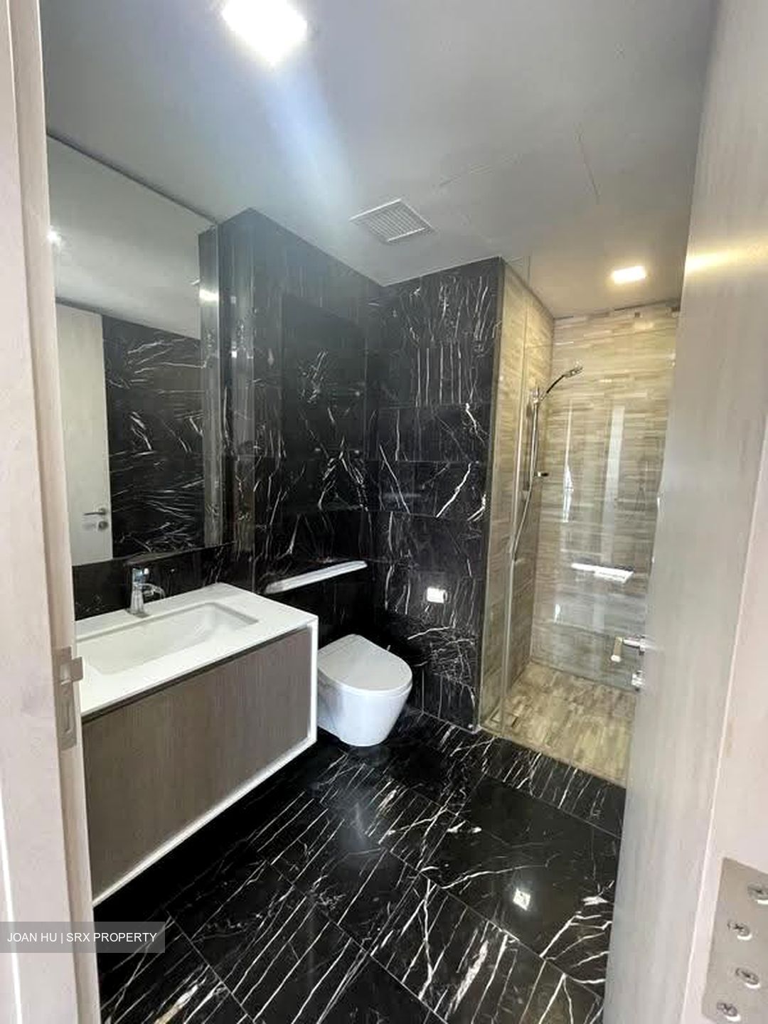 J Gateway (D22), Condominium #636442421